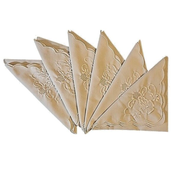 Set of 6 Cream Colored Fabric Napkins Embroidered Scalloped Floral Cutwork Vtg